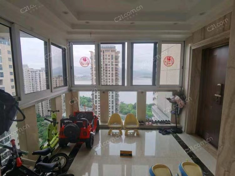 曼哈顿25楼 146平 368万