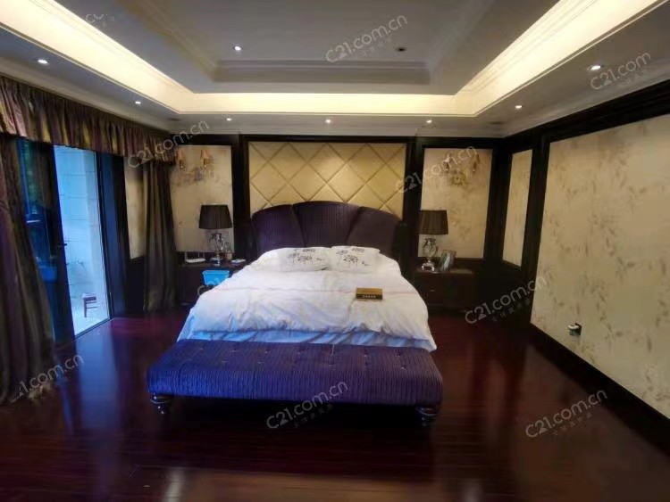 曼哈顿2楼 320平 1100万