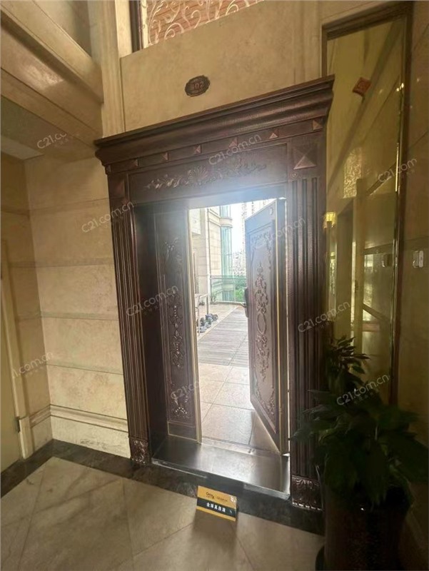 曼哈顿8楼 295平 970万