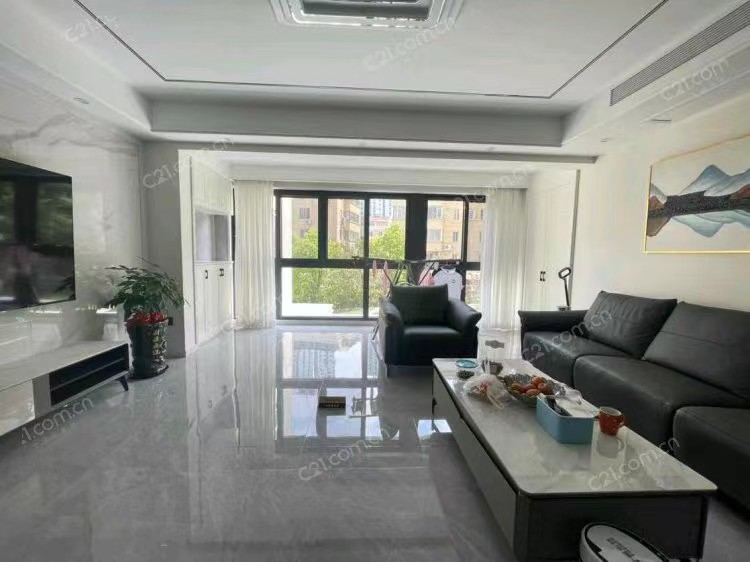 中梁滨江壹号 2楼 109平 305万