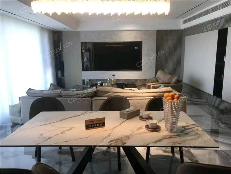 中梁滨江壹号11楼 168平 788万