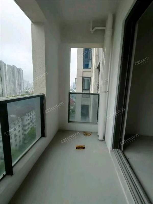 中梁滨江壹号 13楼 127平米 343万