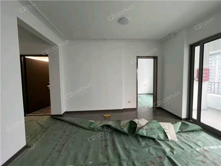 揽悦园 8楼 132平米 422万