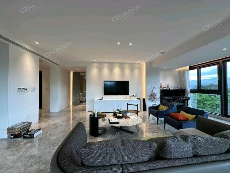 时代滨江 4楼 206平米 999万