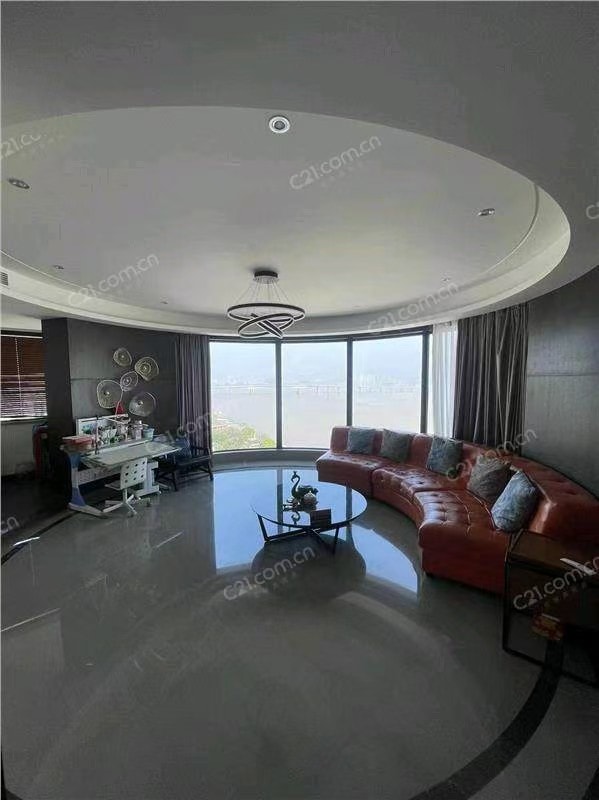 中梁海景壹号 18楼162平米 650万