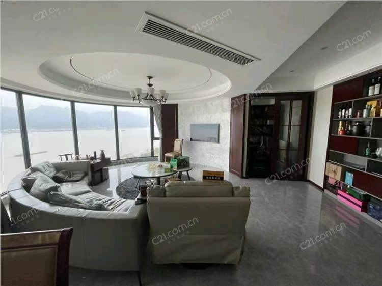 中梁海景壹号 16楼 145平米 648万