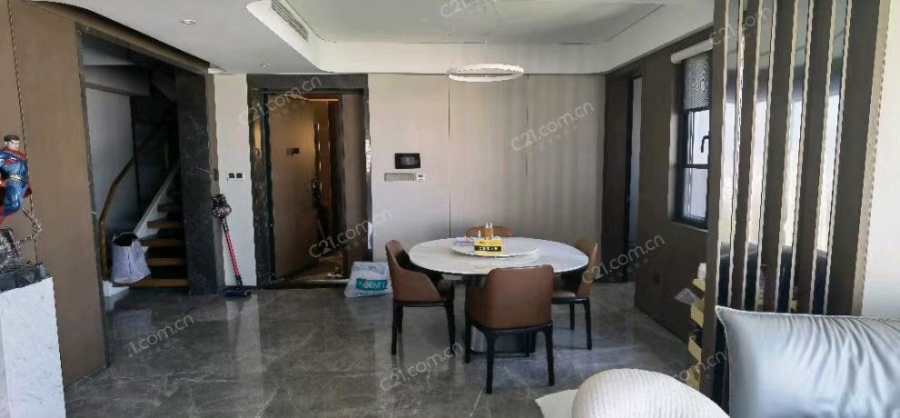 中梁海景壹号 16楼 174平米 850万