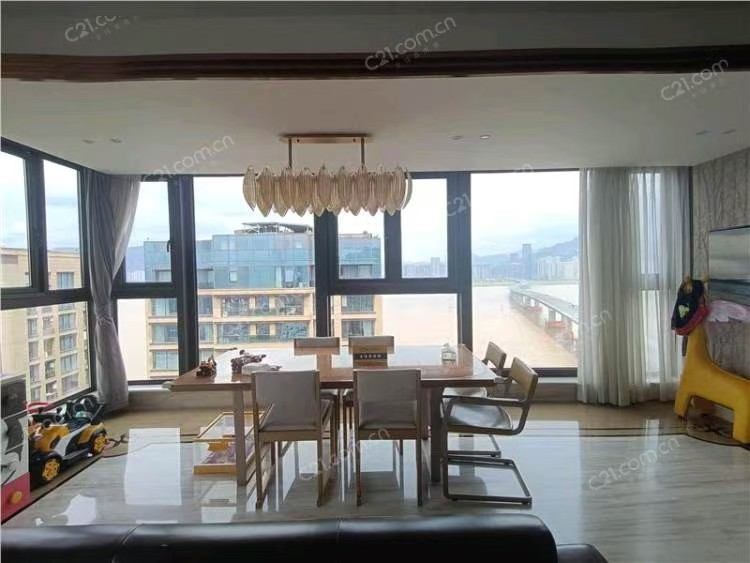 时代滨江 26楼顶跃 138平米 送120平米2楼主卧加露台 报价900万