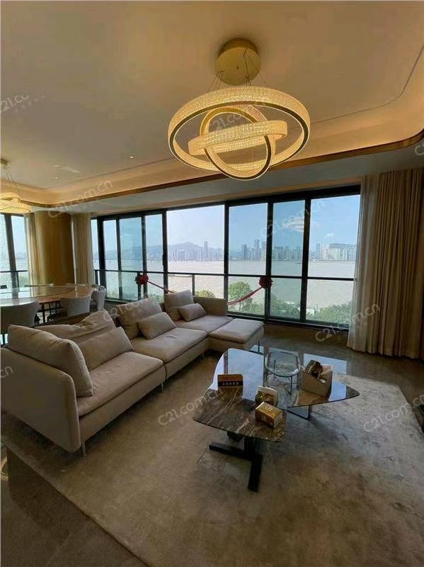 万科时代中心 8楼 237平米 1380万