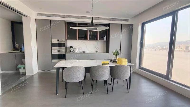 万科时代中心 15楼 151平米 828万