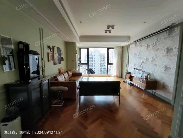 中梁首府壹号23楼 143平米 578万