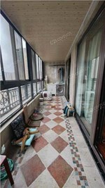 国际豪庭 19楼顶跃 263平米 1100万