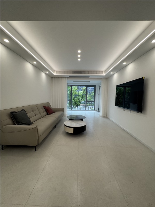 揽江园2楼 130平米 365万 全新精装修